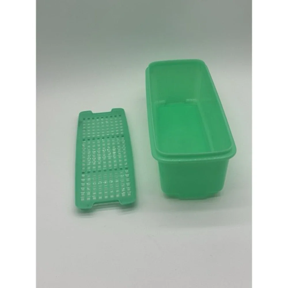 Vintage 2pc Tupperware Jadeite Green Celery Keeper Container 782‎ & Insert.